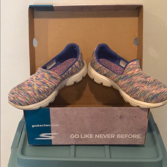 Sketchers Go Walk Shoes - Picture 5 of 7